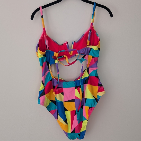 No Boundaries Retro One Piece Suit - L - Picture 4 of 7